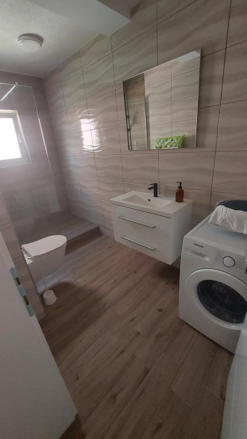 Apartmani Mlinar - Two Bedroom Apartment With Seaview Grebastica Ngoại thất bức ảnh