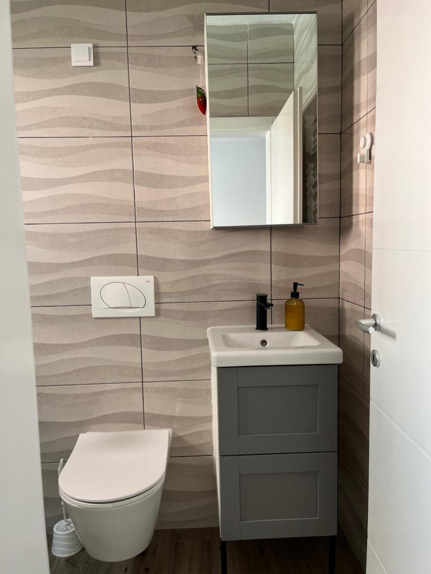 Apartmani Mlinar - Two Bedroom Apartment With Seaview Grebastica Ngoại thất bức ảnh