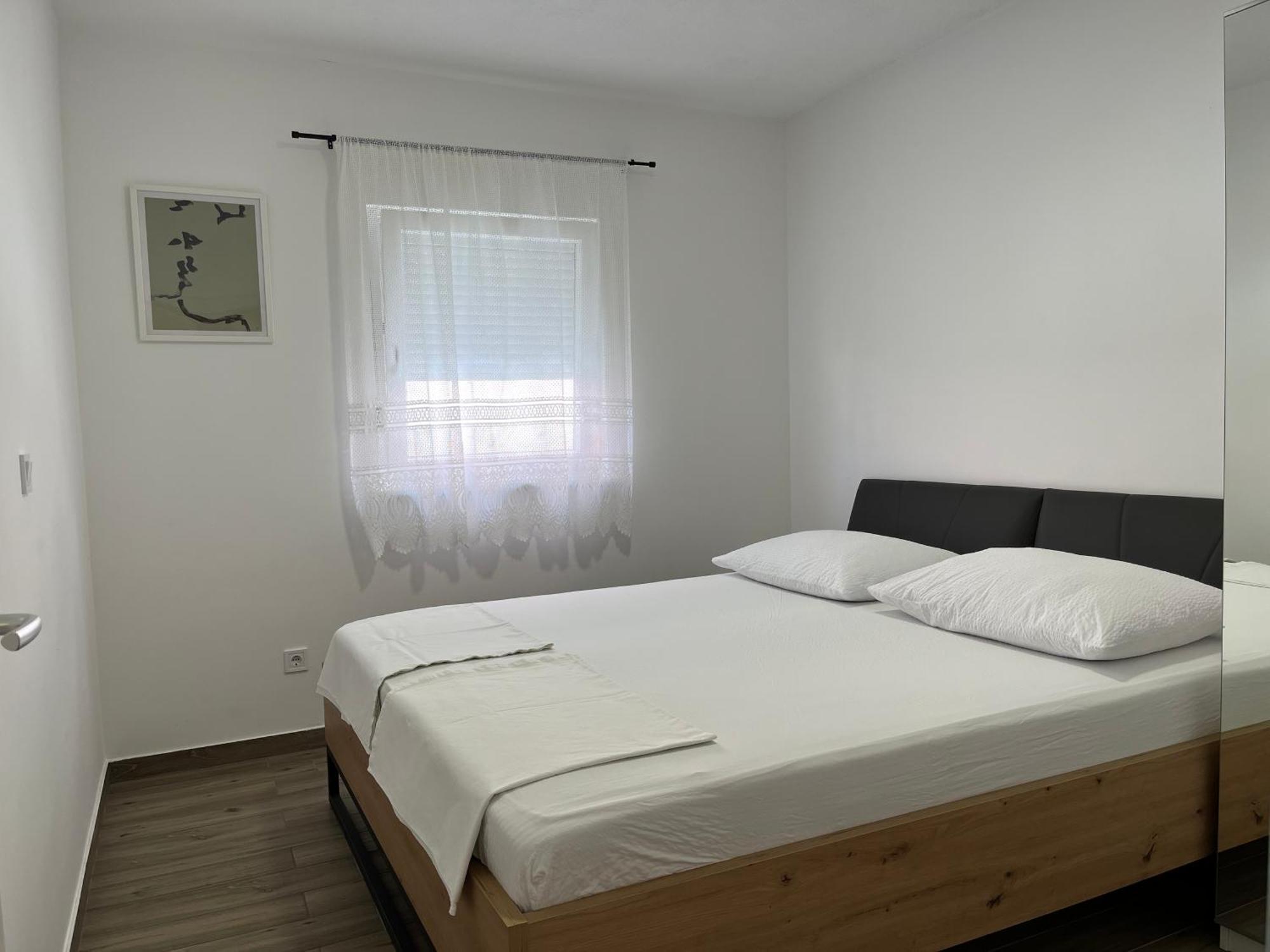 Apartmani Mlinar - Two Bedroom Apartment With Seaview Grebastica Ngoại thất bức ảnh